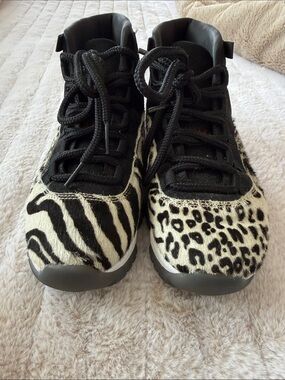 Air Jordan 11 Low Animal Instinct Women’s Size 7